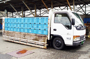 収集車両:平ボディ車 画像