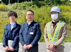 次長 寺口 貴広さん（中央）／主事 杉山 絢星さん（左）／所長 阿部 毅善さん（右）